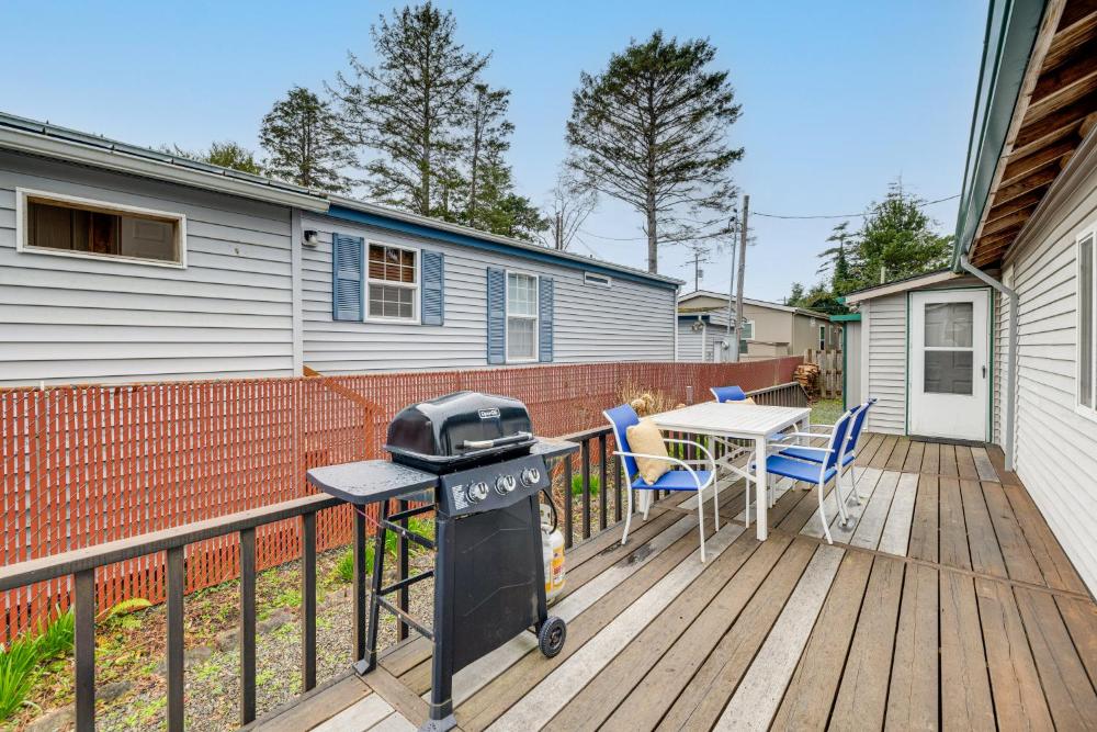 Rockaway Beach Home, Walk to Ocean, Pet Friendly!